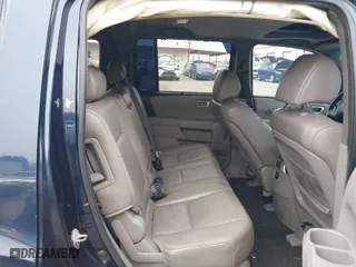2010 Honda Pilot Touring with VIN 5FNYF4H80AB039371, listed as a IAAI auction lot 41817424 with 202,306 mi miles. Bid and sale history available at carsss.com. Image 8.