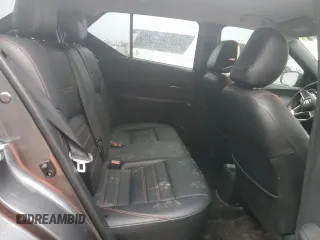 2019 Nissan Kicks SR z VIN 3N1CP5CU8KL556523, wystawiony jako Copart lot #50891965 z przebiegiem 31 313 mil mil oraz Szkoda całkowita • Salvage title. Historia ofert i sprzedaży dostępna na DreamBid. Obrazek 11.
