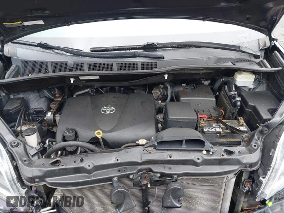 2019 Toyota Sienna XLE with VIN 5TDDZ3DC0KS225564, listed as a IAAI auction lot 41973012 with 71,858 mi miles and . Bid and sale history available at DreamBid. Image 10.