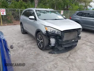 2016 Kia Sorento EX with VIN 5XYPH4A55GG041740, listed as a IAAI auction lot 41555876 with 166,255 mi miles. Bid and sale history available at carsss.com. Image 1.