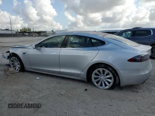2018 Tesla Model S 75D with VIN 5YJSA1E28JF262521, listed as a Copart auction lot 43563035 with 48,377 mi miles and Salvage Title. Bid and sale history available at DreamBid. Image 2.