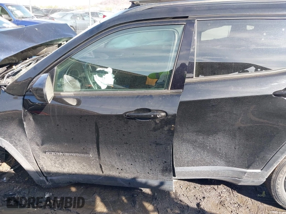 2019 Jeep Compass Latitude with VIN 3C4NJDBB1KT648185, listed as a IAAI auction lot 41622077 with 74,072 mi miles and . Bid and sale history available at DreamBid. Image 15.