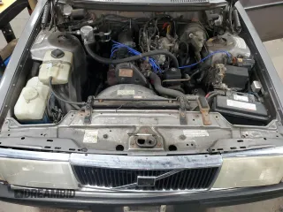 1992 Volvo 240 z VIN YV1AW8808N1915311, wystawiony jako Copart lot #56024205 z przebiegiem 183 955 mil mil oraz Szkody całkowita. Historia ofert i sprzedaży dostępna na DreamBid. Obrazek 12.
