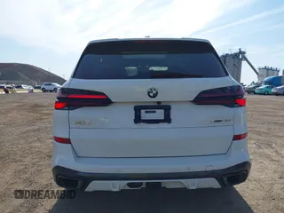 2024 BMW X5 xDrive40i z VIN 5UX23EU00R9S22536, wystawiony jako IAAI lot #42093624 z przebiegiem 48 802 mil mil oraz . Historia ofert i sprzedaży dostępna na DreamBid. Obrazek 16.