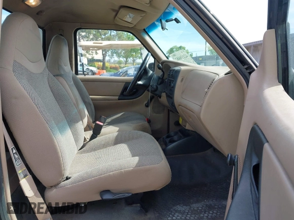 2002 Ford Ranger XL z VIN 1FTYR10U92PA46521, wystawiony jako IAAI lot #42158682 z przebiegiem 132 436 mil mil oraz . Historia ofert i sprzedaży dostępna na DreamBid. Obrazek 5.