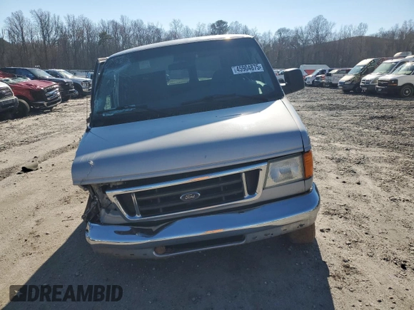 2006 Ford Econoline Passenger XL z VIN 1FBNE31L16DA53135, wystawiony jako Copart lot #45904875 z przebiegiem 174 385 mil mil oraz Szkoda całkowita • Salvage title. Historia ofert i sprzedaży dostępna na DreamBid. Obrazek 5.
