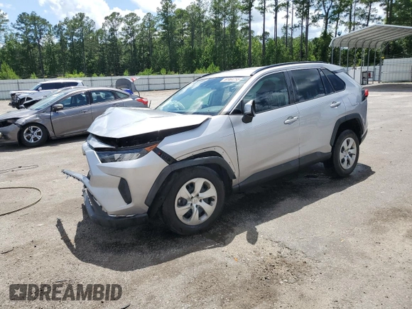 2021 Toyota RAV4 LE z VIN 2T3K1RFV1MC165880, wystawiony jako Copart lot #60464755 z przebiegiem 74 191 mil mil oraz Szkoda całkowita • Salvage title. Historia ofert i sprzedaży dostępna na DreamBid. Obrazek 1.