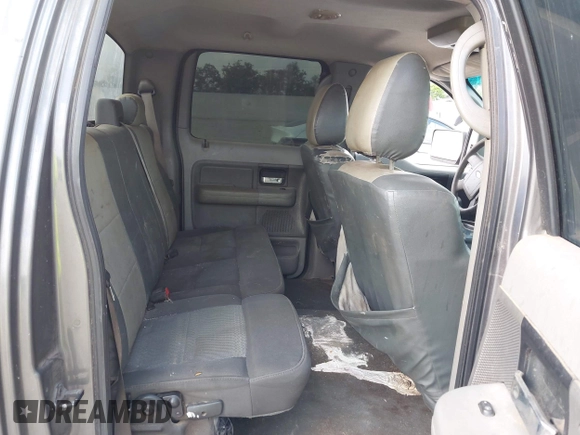 2005 Ford F-150 XLT z VIN 1FTRW12W55KF12801, wystawiony jako IAAI lot #42071518 z przebiegiem 462 561 mil mil oraz . Historia ofert i sprzedaży dostępna na DreamBid. Obrazek 8.