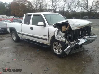 2000 Chevrolet Silverado 1500 LS with VIN 1GCEK19T4YE390960, listed as a IAAI auction lot 41043965 with 277,625 mi miles. Bid and sale history available at carsss.com. Image 1.