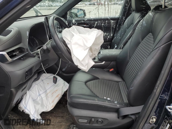 2021 Toyota Highlander XSE z VIN 5TDLZRBH4MS113995, wystawiony jako Copart lot #53573835 z przebiegiem Nie podano mil oraz Szkoda całkowita • Salvage title. Historia ofert i sprzedaży dostępna na DreamBid. Obrazek 7.