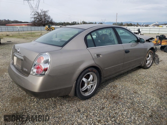 2005 Nissan Altima 2.5 with VIN 1N4AL11D45C137974, listed as a Copart auction lot 86982304 with 186,750 mi miles and Salvage Title. Bid and sale history available at carsss.com. Image 3.