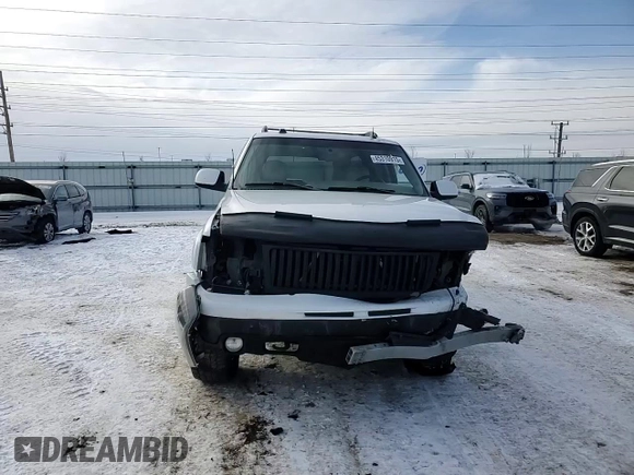 2004 Chevrolet Suburban Z71 with VIN 3GNFK16Z84G196603, listed as a Copart auction lot 45310915 with 0 mi miles and Salvage Title. Bid and sale history available at carsss.com. Image 11.