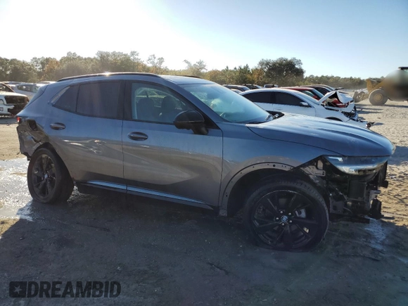 2022 Buick Envision Essence with VIN LRBFZPR4XND021791, listed as a Copart auction lot 85092814 with 27,214 mi miles and Salvage Title. Bid and sale history available at carsss.com. Image 4.