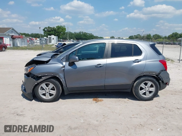 2020 Chevrolet Trax LS z VIN 3GNCJKSB0LL317005, wystawiony jako IAAI lot #39249708 z przebiegiem 59 860 mil mil oraz . Historia ofert i sprzedaży dostępna na DreamBid. Obrazek 14.