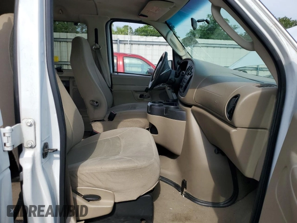 2008 Ford Econoline Passenger XL z VIN 1FBNE31L28DA77334, wystawiony jako Copart lot #58490715 z przebiegiem 193 266 mil mil oraz Szkoda całkowita • Salvage title. Historia ofert i sprzedaży dostępna na DreamBid. Obrazek 7.