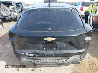 2025 Chevrolet Trax LS with VIN KL77LFEP7SC085237, listed as a IAAI auction lot 41687172 with 11,070 mi miles and . Bid and sale history available at DreamBid. Image 17.