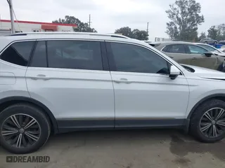2018 Volkswagen Tiguan SEL with VIN 3VV3B7AX9JM090342, listed as a IAAI auction lot 41895823 with 98,400 mi miles. Bid and sale history available at carsss.com. Image 13.