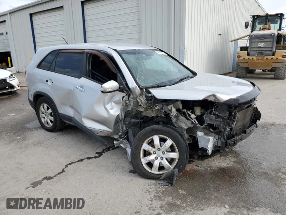 2012 Kia Sorento LX with VIN 5XYKT3A11CG231965, listed as a Copart auction lot 52012875 with 271,965 mi miles and Salvage Title. Bid and sale history available at carsss.com. Image 4.