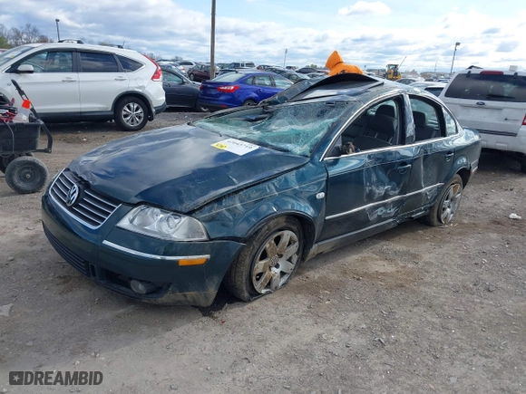 2001 Volkswagen Passat GLX with VIN WVWTH63B51E124484, listed as a IAAI auction lot 42043719 with 42,585 mi miles. Bid and sale history available at carsss.com. Image 17.