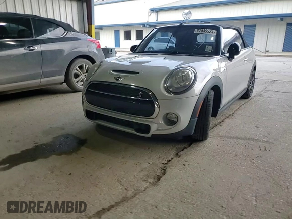 2017 MINI Convertible Cooper S z VIN WMWWG9C33H3C82371, wystawiony jako Copart lot #82549924 z przebiegiem 42 439 mil mil oraz Szkoda całkowita • Salvage title. Historia ofert i sprzedaży dostępna na DreamBid. Obrazek 11.