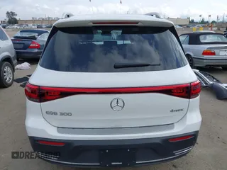 2023 Mercedes-Benz EQB 300 z VIN W1N9M0KB7PN076430, wystawiony jako IAAI lot #41916429 z przebiegiem 18 220 mil mil oraz . Historia ofert i sprzedaży dostępna na DreamBid. Obrazek 17.