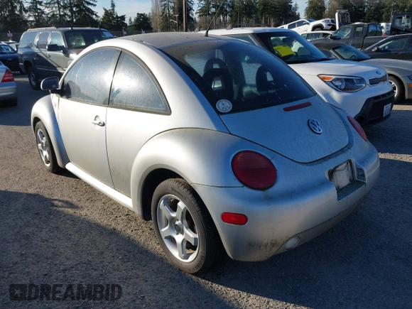 2000 Volkswagen Beetle GLS с VIN 3VWCA21C2YM439205, выставлен на аукционе IAAI как лот 41678418 с пробегом 184 429 миль миль и . История ставок и продаж доступна на DreamBid. Изображение 3.