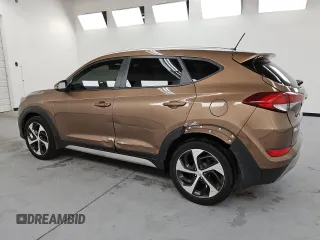 2017 Hyundai Tucson Sport z VIN KM8J3CA22HU415298, wystawiony jako Copart lot #57496495 z przebiegiem 67 475 mil mil oraz Czysty tytuł • Clean title. Historia ofert i sprzedaży dostępna na DreamBid. Obrazek 2.