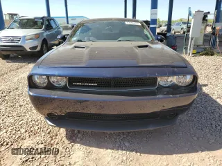2013 Dodge Challenger SXT z VIN 2C3CDYAG5DH695223, wystawiony jako Copart lot #57690455 z przebiegiem 76 831 mil mil oraz Szkoda całkowita • Salvage title. Historia ofert i sprzedaży dostępna na DreamBid. Obrazek 5.