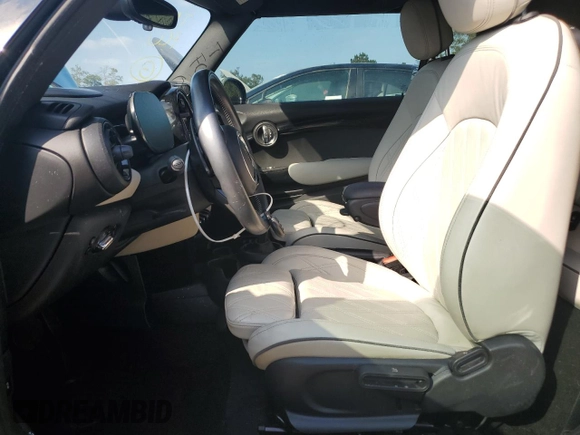 2021 MINI Convertible Cooper S z VIN WMWWJ5C09M3N24913, wystawiony jako Copart lot #76499074 z przebiegiem 53 119 mil mil oraz Nie do naprawy • Non repairable. Historia ofert i sprzedaży dostępna na DreamBid. Obrazek 7.