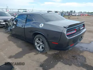 2019 Dodge Challenger SXT z VIN 2C3CDZAG8KH666463, wystawiony jako IAAI lot #42002571 z przebiegiem 78 629 mil mil oraz . Historia ofert i sprzedaży dostępna na DreamBid. Obrazek 3.