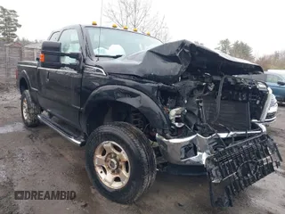 2016 Ford Super Duty F-250 SRW XLT with VIN 1FT7X2B69GEA07677, listed as a IAAI auction lot 41776279 with 72,148 mi miles. Bid and sale history available at carsss.com. Image 1.