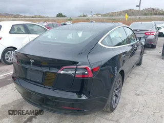 2019 Tesla Model 3 Mid Range z VIN 5YJ3E1EA1KF426824, wystawiony jako IAAI lot #41787234 z przebiegiem 69 879 mil mil oraz . Historia ofert i sprzedaży dostępna na DreamBid. Obrazek 4.