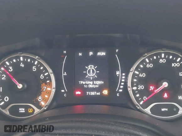 2018 Jeep Renegade Latitude with VIN ZACCJABB3JPJ30796, listed as a IAAI auction lot 41925363 with 71,397 mi miles. Bid and sale history available at carsss.com. Image 15.