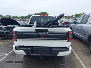 2025 Nissan Frontier SV с VIN 1N6ED1EJ8SN610734, выставлен на аукционе IAAI как лот 42210100 с пробегом 8 465 миль миль и . История ставок и продаж доступна на DreamBid. Изображение 17.