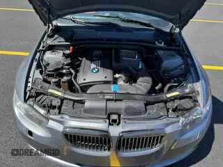 2009 BMW 3 Series 335i xDrive with VIN WBAWC73559E269786, listed as a Copart auction lot 56333585 with 113,363 mi miles and Clean Title. Bid and sale history available at DreamBid. Image 7.