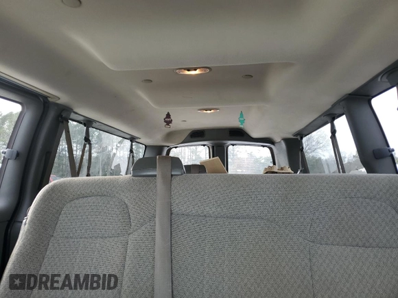 2019 Chevrolet Express Passenger LT с VIN 1GAZGPFG6K1214321, выставлен на аукционе Copart как лот 41398235 с пробегом 109 557 миль миль и Списание • Salvage title. История ставок и продаж доступна на DreamBid. Изображение 10.