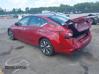 2022 Nissan Altima SV z VIN 1N4BL4DV5NN307810, wystawiony jako IAAI lot #42210773 z przebiegiem 135 459 mil mil oraz . Historia ofert i sprzedaży dostępna na DreamBid. Obrazek 3.