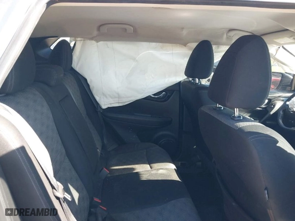 2019 Nissan Rogue Sport SV with VIN JN1BJ1CPXKW242592, listed as a IAAI auction lot 40917011 with 74,018 mi miles. Bid and sale history available at carsss.com. Image 8.