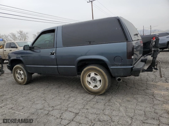 1996 Chevrolet Tahoe with VIN 3GNEK18R7TG107725, listed as a Copart auction lot 47605965 with 253,774 mi miles and Salvage Title. Bid and sale history available at carsss.com. Image 2.