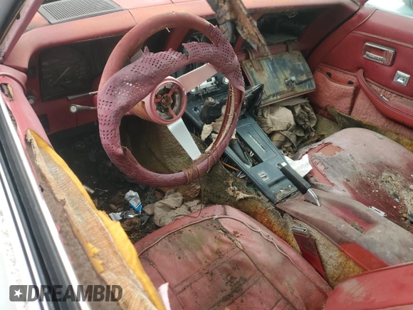 1978 Chevrolet Corvette z VIN 1Z87L8S414756, wystawiony jako Copart lot #57885225 z przebiegiem 32 203 mil mil oraz Czysty tytuł • Clean title. Historia ofert i sprzedaży dostępna na DreamBid. Obrazek 8.
