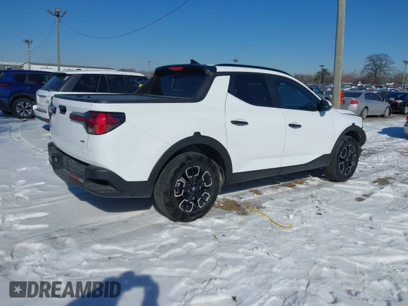 2024 Hyundai Santa Cruz SEL z VIN 5NTJCDAE2RH093666, wystawiony jako IAAI lot #41639659 z przebiegiem 28 599 mil mil oraz . Historia ofert i sprzedaży dostępna na DreamBid. Obrazek 4.