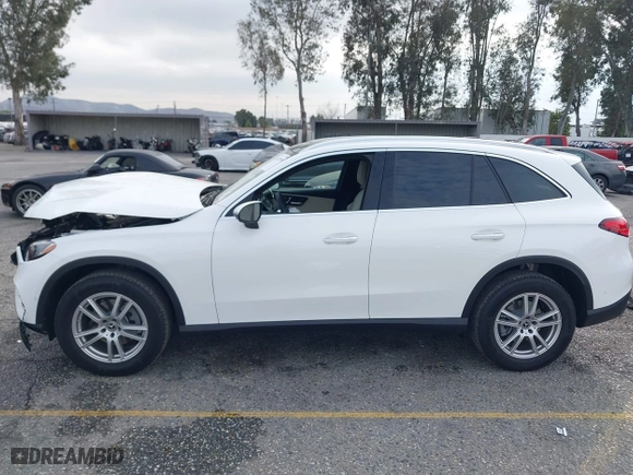 2025 Mercedes-Benz GLC with VIN W1NKM4GB8SF245147, listed as a IAAI auction lot 41207989 with 1,105 mi miles. Bid and sale history available at carsss.com. Image 14.