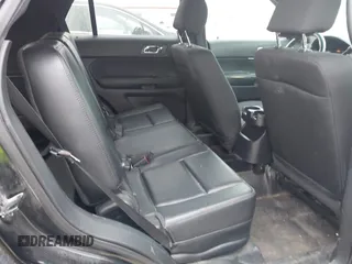 2016 Ford Police Interceptor Utility z VIN 1FM5K8AR6GGA62950, wystawiony jako IAAI lot #41521566 z przebiegiem 139 127 mil mil oraz . Historia ofert i sprzedaży dostępna na DreamBid. Obrazek 8.