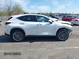2024 Lexus NX 350 Luxury z VIN JTJHGCEZ9R2011147, wystawiony jako IAAI lot #42075605 z przebiegiem 30 153 mil mil oraz . Historia ofert i sprzedaży dostępna na DreamBid. Obrazek 13.