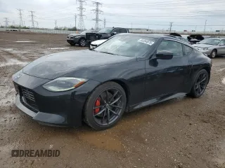 2024 Nissan Z Performance z VIN JN1BZ4BH6RM361251, wystawiony jako Copart lot #54354075 z przebiegiem 21 289 mil mil oraz Szkoda całkowita • Salvage title. Historia ofert i sprzedaży dostępna na DreamBid. Obrazek 1.