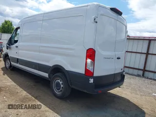 2023 Ford Transit Cargo z VIN 1FTBR1C89PKB34445, wystawiony jako IAAI lot #42414755 z przebiegiem 30 593 mil mil oraz . Historia ofert i sprzedaży dostępna na DreamBid. Obrazek 3.