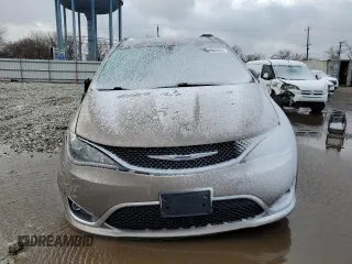 2017 Chrysler Pacifica Touring L with VIN 2C4RC1BG6HR537536, listed as a Copart auction lot 49702695 with 123,599 mi miles and Salvage Title. Bid and sale history available at DreamBid. Image 5.