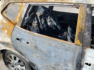 2016 Nissan Rogue SV z VIN KNMAT2MV9GP688756, wystawiony jako Copart lot #47897245 z przebiegiem Nie podano mil oraz Nie do naprawy • Non repairable. Historia ofert i sprzedaży dostępna na DreamBid. Obrazek 10.