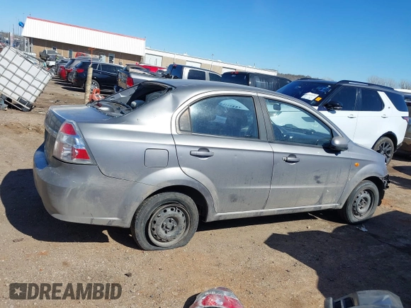 2007 Chevrolet Aveo LS z VIN KL1TD566X7B087387, wystawiony jako IAAI lot #41673057 z przebiegiem 160 577 mil mil oraz . Historia ofert i sprzedaży dostępna na DreamBid. Obrazek 14.