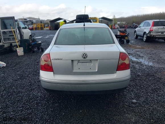 2003 Volkswagen Passat GLS with VIN WVWPD63B23P197123, listed as a IAAI auction lot 41916609 with 205,615 mi miles. Bid and sale history available at carsss.com. Image 16.